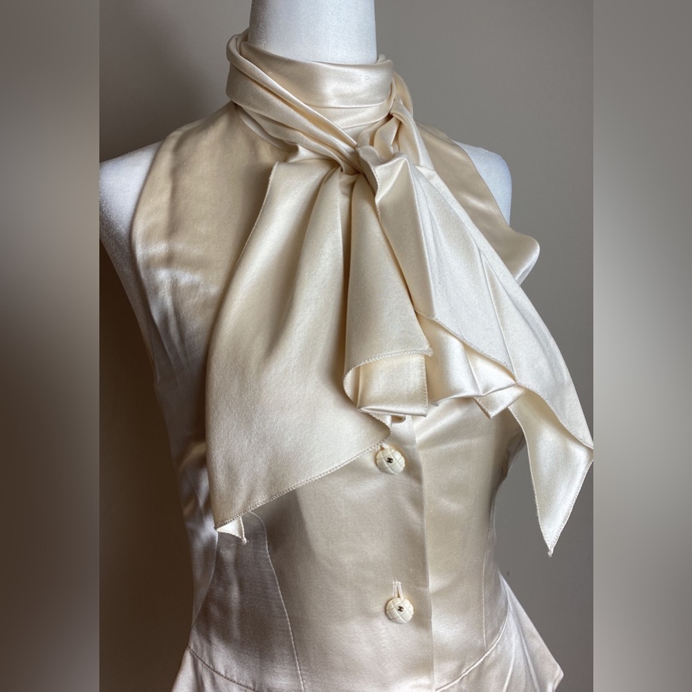 CHANEL Champagne Silk Sleeveless Blouse